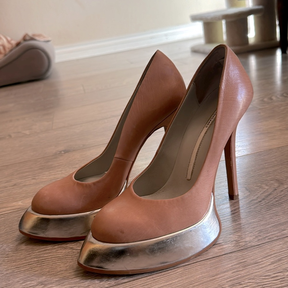 Camilla Skovgaard nude platform pumps